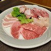 焼肉の本丸 - 焼き肉盛り合わせ