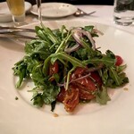 Morton's The Steakhouse - カプレーゼもこうすると食べやすいね。今度真似しよう