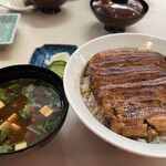 割烹蒲焼 わかな - 私は肝は苦手なので、赤だしを。