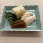 割烹蒲焼 わかな - 別に頼んだお漬け物。とても美味しい♡