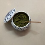 割烹蒲焼 わかな - 山椒の色がとても美しかったので撮ったのですが、写真では色がよくわからなくて残念。