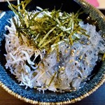 鎌倉食堂 - 生しらす丼