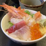 Fujiya - からと御膳 ハーフ海鮮丼