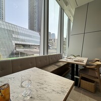 RITUEL Brasserie & Cafe 虎ノ門 - 橋の前で見晴らしも良いです。