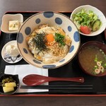 猫丸食堂 - ★浅利と葱の深川丼（卵とじ）　¥1,000