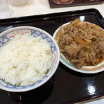 gyuudonsemmonsambo - 牛皿（ご飯付）¥850