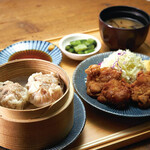 Shumai and fried chicken set meal