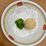 餃子の王将 - ごま団子（ジャストサイズ 100円）