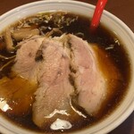 ホワイト餃子 はながさ - 何気に気に入っているチャーシュー麺