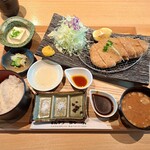 呑めるとんかつ屋 林家 - 