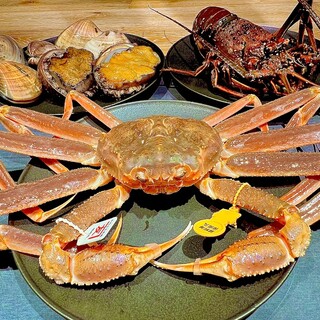 魚・肉・野菜からパスタ、調味料までこだわりの素材を使用