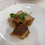 欣葉 - 箸でホロホロとほぐせます。パクチーも良い感じ。