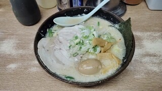 屋台ラーメン とんこつ貴生 - 