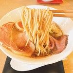 RAMEN ぶろす - 牛醤油SOBA全部のせ(麺リフト)