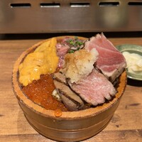 焼うお いし川 - 築地最強の炙り丼4,480円(会計は現金のみ)