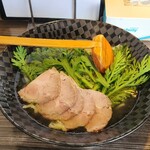 厚木本丸亭 - 塩釜焼チャーシュー麺に春菊トッピング