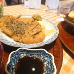 洋食勝井 - お醤油でいただきます。ポン酢でもイイかも。