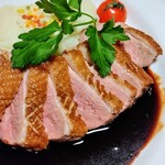 Kuressonieru - ■鴨胸肉のロースト ～黒トリュフのソース～