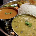 ムグラン - ミックス豆とマトンカレー