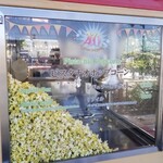 ポップコーンワゴン リバティ・ランディング・ダイナー前 - 