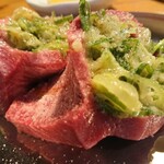 カウンター焼肉かるび - 厚切りネギ塩牛タン