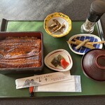 和幸 - 料理写真:天然うな重の上