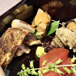 川庄 - 「前菜」の「焼鳥」と「筍の甘味噌がけ」