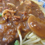 珈琲 雫 - カレーは中辛くらいでマイルド。