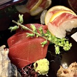 川庄 - 「前菜」の「鮪と鯛のお造り」