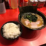 横浜家系総本山 吉村家直系店 ラーメン内田家 - 