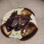 ハウスサンアントン - メイン2  信州黒豚のブレゼ　芋のピュレと合わせてたまらん