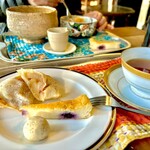 Cafe gula - アップルパイとチーズケーキ、紅茶のセット