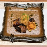 Marukyuu Ryokan - 焼物 スペアリブ蜜柑焼 静岡県産黄金柑 焼椎茸・カダイフ