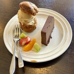 バルバルキッチンアメリ - アニス香るショコラテリーヌ& メイプルシューアイス
      (¥580)