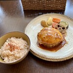 バルバルキッチンアメリ - ランチ：月見ハンバーグ(¥1,280)
