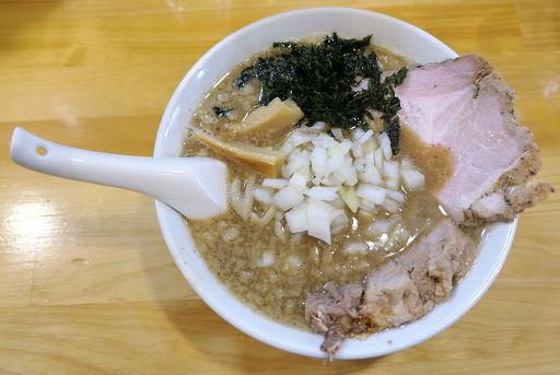 『燕三条系 背油煮干ラーメン』by Pochi Pochi : 背油におぼれし者 - 宇野/ラーメン [食べログ]