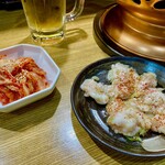 Horumon Yaki Yuu - シマチョウ、白菜キムチ