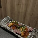 Kanzen Koshitsu Yakiniku Itadaki - うにの肉寿司