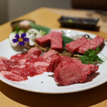 Oumiushi Yakiniku Niku Tatsu - 「極上タン塩・タンカルビ・近江牛ステーキ2種（イチボ・カメノコ）」