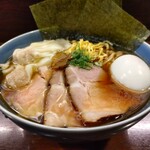 麺屋 ルリカケス - 特製醤油そば(1550円)