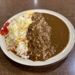 ダイアナ - おそらくご飯2合近くあると思われるハムライスカレー