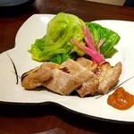 旬魚と個室 和食りん  - 豚カルビ塩麹漬け焼き