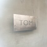 TOM - 