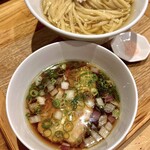鶏と鮪節 麺屋勝時 - 鮪節昆布水つけ麺大盛