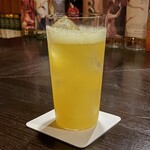 バー エイジング - ブランディ―オレンジのカクテル