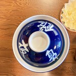 板鼻館 - 丼の蓋に「板鼻館」