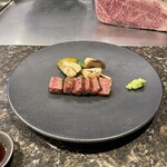 鉄板焼 花 - 特選黒毛和牛雌牛A5ランクサーロインステーキ。美味し。