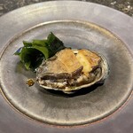 鉄板焼 花 - 活あわびの鉄板焼。美味し。