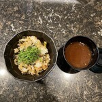 鉄板焼 花 - 高菜とガーリック焼き飯と伊勢海老の赤出汁。美味し。