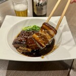 四川 郷土菜 シャンバァロウ - 皮付バラ肉の醤油煮(経典東坡肉) 1650円